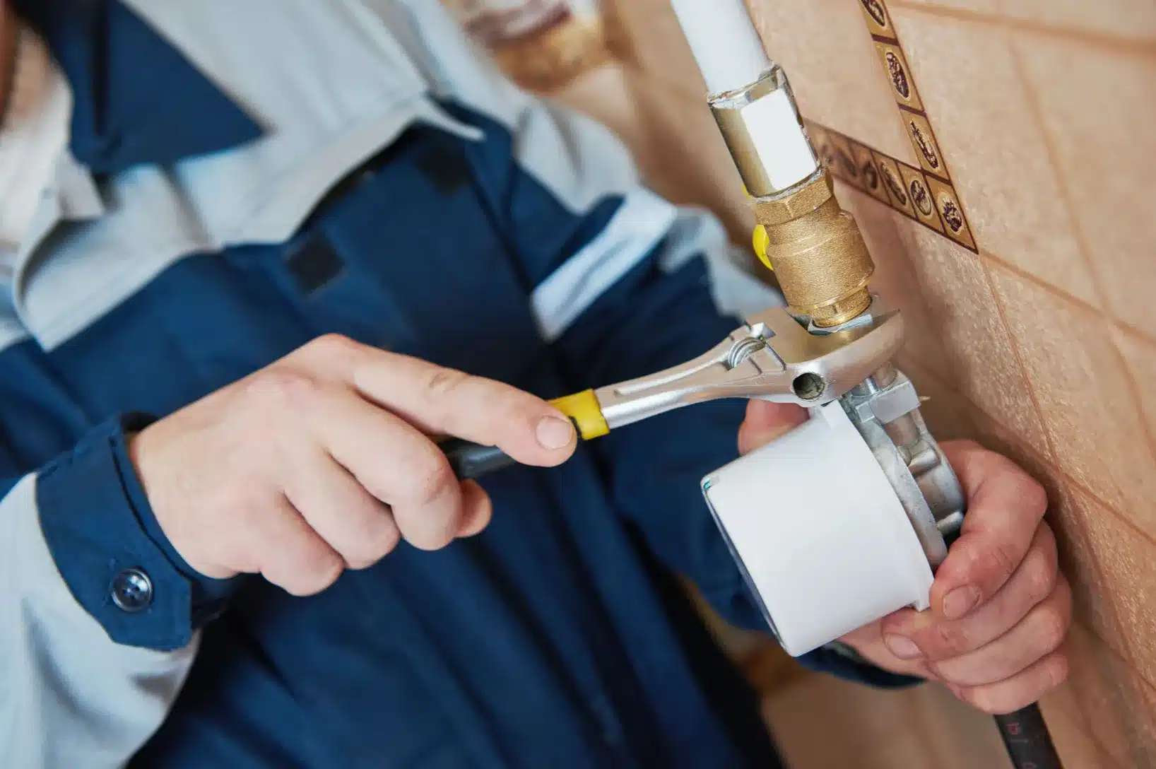 5 Reasons to Hire Plumber for Gas Pipe Installation - Plumbing Outfitters