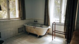 How to tell if your plumbing issue is a total emergency